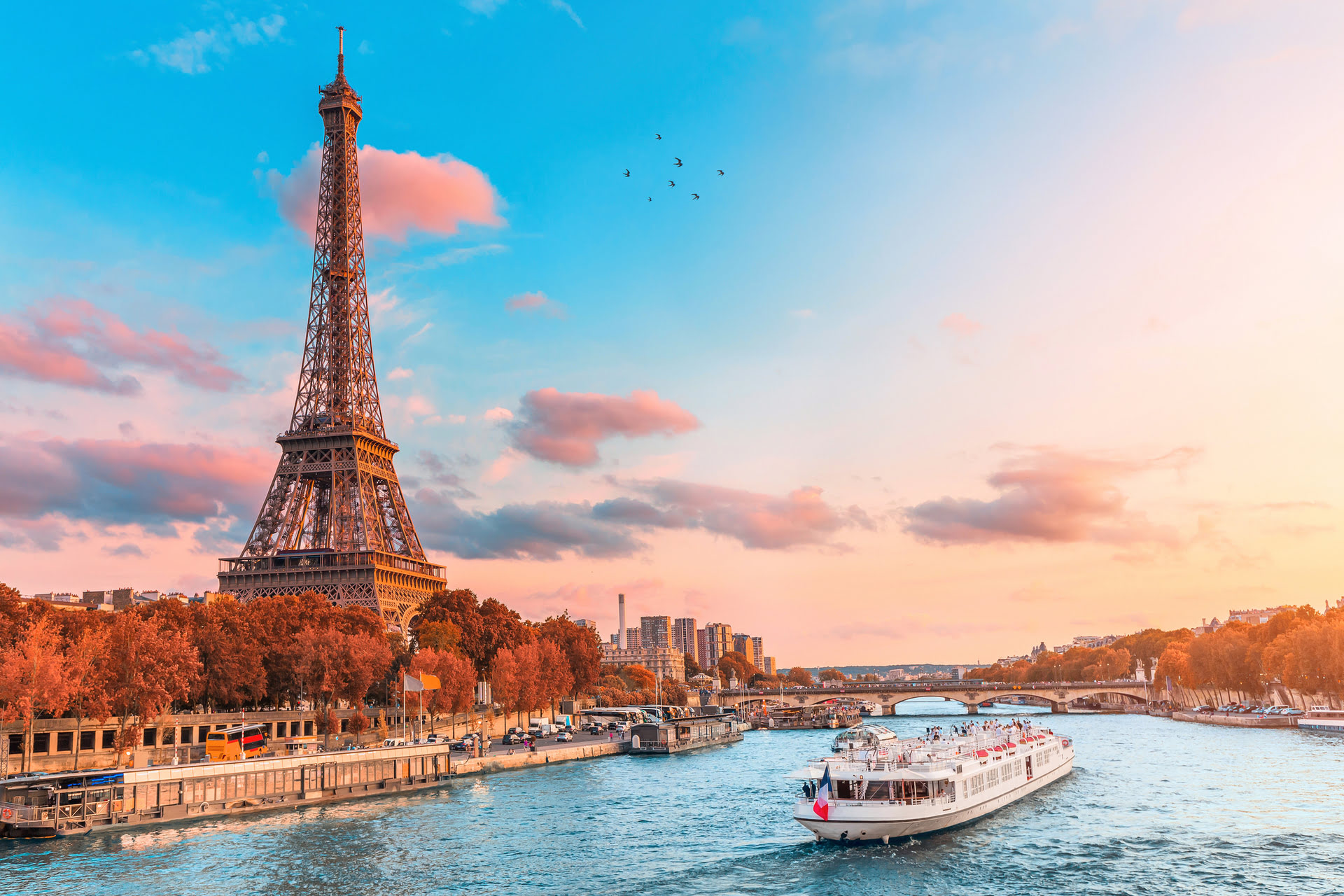 La Tour Eiffel et la Seine à Paris